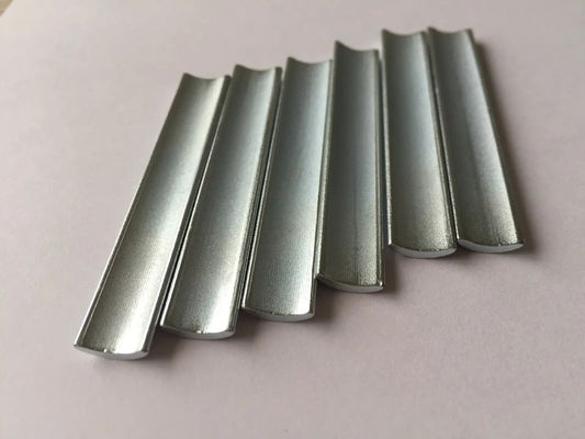 Neodymowe magnesy Nd Silnik wysokotemperaturowy Metalowy magnes Kształt łuku