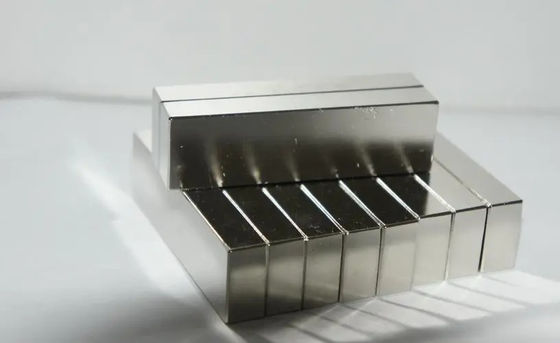Magnesy neodymowe N45 Powłoka blokowa Zn Potężne neodymowe magnesy prętowe