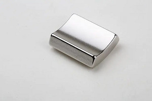 Niestandardowe spiekane magnesy NdFeB, magnesy neodymowe do głośników Arc