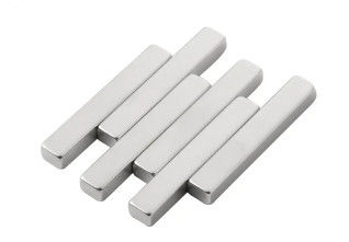 Płaskie przemysłowe magnesy prętowe Ni Cu Ni Powłoka Dostosowane długie silne magnesy