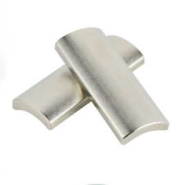 Neodymowe magnesy Nd Silnik wysokotemperaturowy Metalowy magnes Kształt łuku
