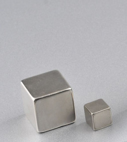 Silne spiekane magnesy NdFeb Magnesy neodymowo-żelazowo-borowe ziem rzadkich