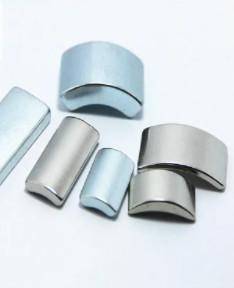 Dostosowane magnesy łukowe NdFeB N35SH do urządzeń silnikowych / elektronicznych