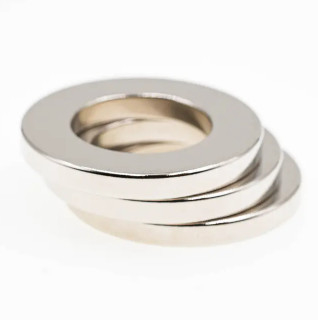 Silny pierścień magnetyczny Magnesy NdFeB OEM Potężny magnes pierścieniowy