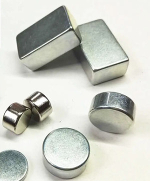 Dostosowany magnes blokowy NdFeB N35-N52 z Hcj 12-30 KOe