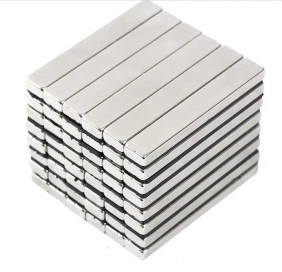Płaskie przemysłowe magnesy prętowe Ni Cu Ni Powłoka Dostosowane długie silne magnesy